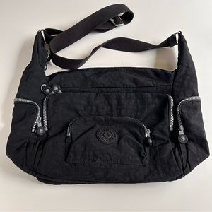 Black Kipling lightweight large crossbody with lots of pockets